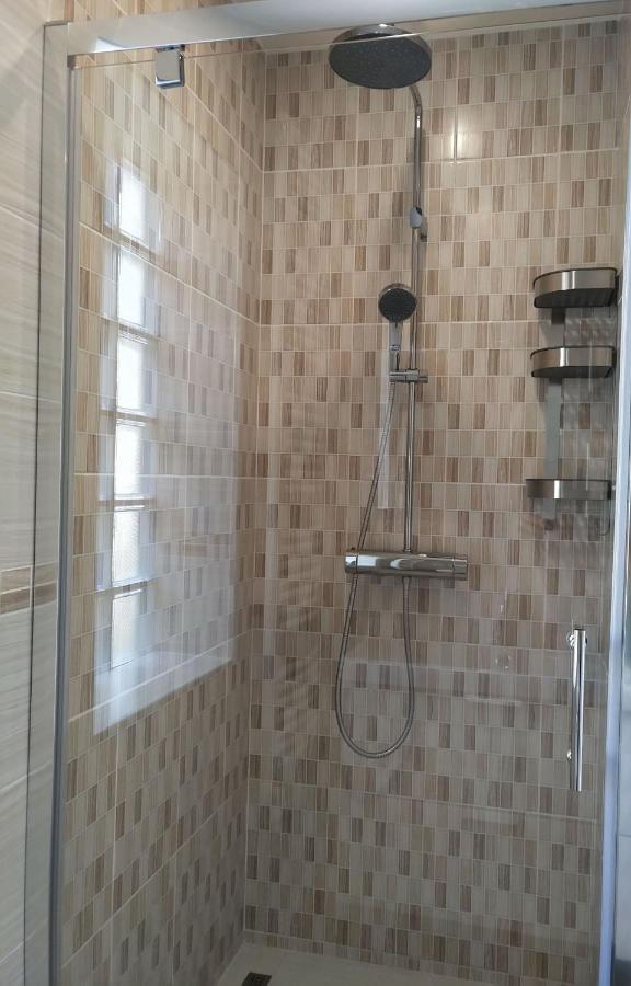Exclusive Beachfront Villa Фоньод Экстерьер фото